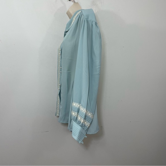 Vintage Chaus woman lace sheer blouse size Xl pale blue cream Pearl buttons - Picture 3 of 8
